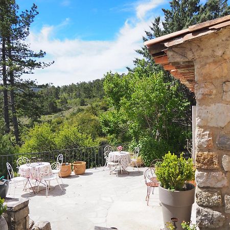 Chambre Familiale Avec Terrasse Aux Portes Du Verdon Apartment Trigance Exterior foto